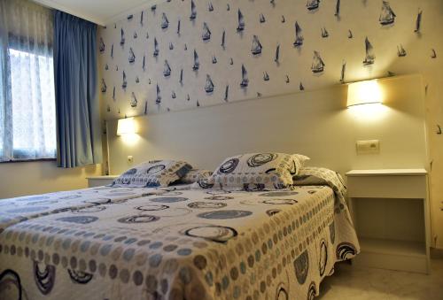 One-Bedroom Apartment image 10