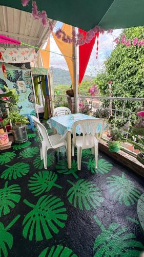 MANOA "Lugar de descanso" HABITACION CON VISTA A LA CIUDAD, FRESCO Y VENTILADO in อิบากิว