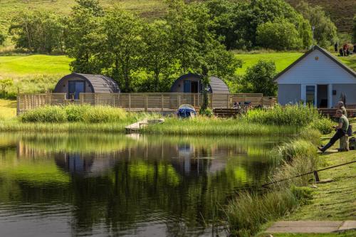 Argyll View Luxury POD at Skelmorlie Fishery THE Otter in Скелморлі