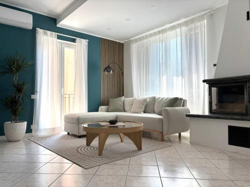 GEMMA - Design home - Between mountains and reflections in แอร์บา