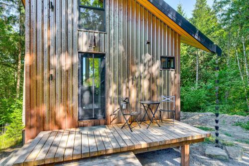 Modern PNW Cabin on 10 Wooded Acres in Saint Helens (OR)