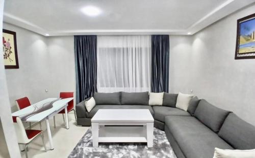 F4 luxe & familial, Neuf & climatisé, plage 10 min (F4 luxe & familial, Neuf & climatise, plage 10 min) in 헤이 엘 파라흐