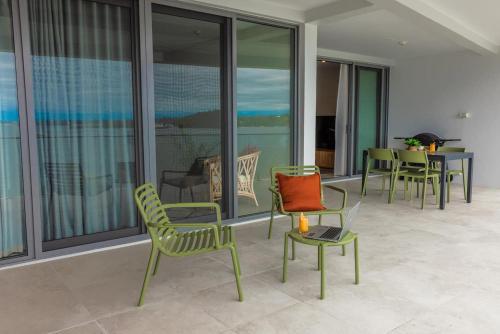 ระเบียง/ชานเรือน, 304 - Suva City Views Oceanfront Large Balcony in เรวา