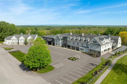 . Brookmere Saratoga, a Tribute Portfolio Hotel