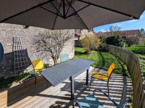 Gîte familial rénové avec jardin au cœur de la Vallée de la Saône - FR-1-583-467 (Gite familial renove avec jardin au cœur de la Vallee de la Saone - FR-1-583-467) in Lavigney