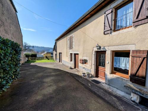 Gîte familial rénové avec jardin au cœur de la Vallée de la Saône - FR-1-583-467 (Gite familial renove avec jardin au cœur de la Vallee de la Saone - FR-1-583-467) in Lavigney