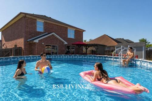 Top-notch 5br 2,5ba Holiday Villa With Pool - Dallas, TX