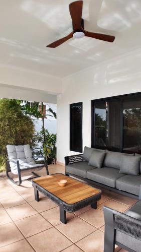 TheCasaVilla 7Bdrm Pool Cinema Sleeps 26 in Bethel