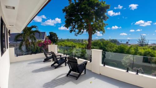 TheCasaVilla 7Bdrm Pool Cinema Sleeps 26 in Bethel