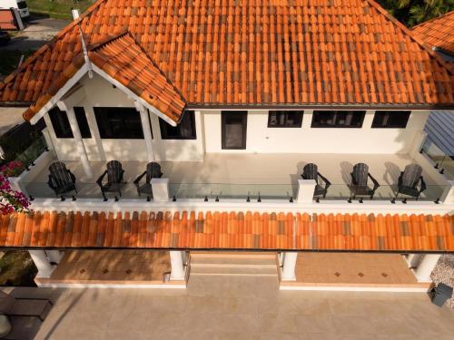 TheCasaVilla 7Bdrm Pool Cinema Sleeps 26 in Bethel