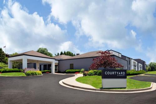 Courtyard By Marriott Pittsburgh Airport