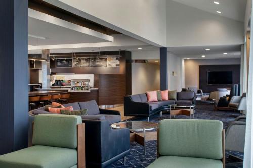 Courtyard by Marriott Pittsburgh Airport