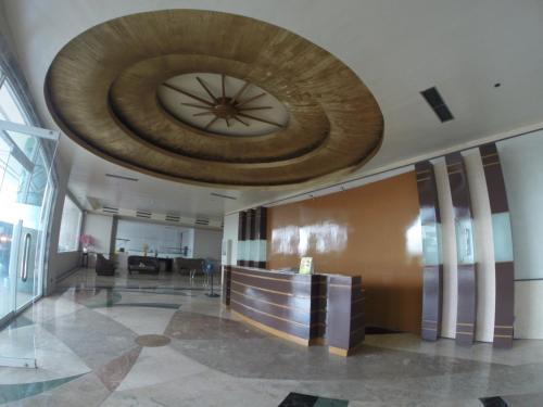 Burgundy McKinley Place Service Apartment, Manila (photo 8)