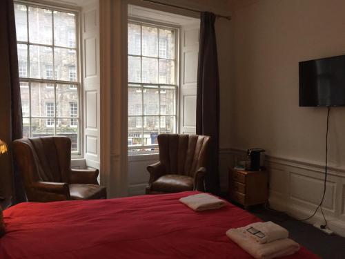 Royal Mile Suites by the Castle - image 8