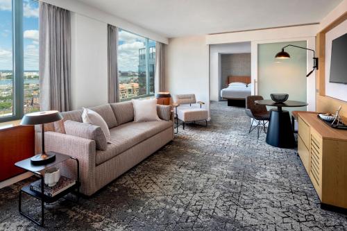 1 king bed, 1 sofa bed