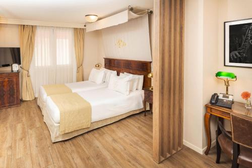 Melia Recoleta Plaza Hotel near Recoleta