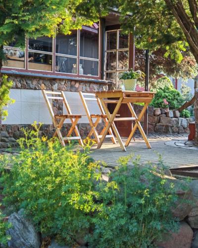 Charming Private Floor with Garden Views & Coffee in ลีพาจา