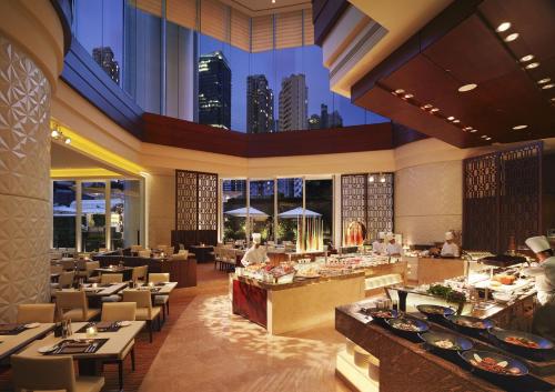 Restoran, Conrad Hong Kong in Hong Kong Central