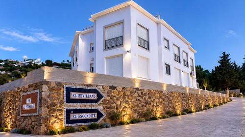 Zahara Suites Apartments