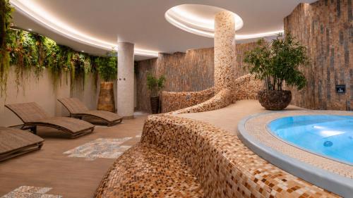 里加威爾頓水療酒店 (Wellton Riga Hotel & SPA) in 里加