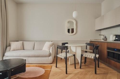 Nestay - Trail - Apartment - Moon