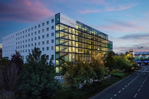 . Courtyard by Marriott Prague Airport
