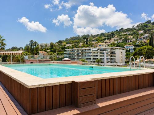 Apt Golfe Juan - 5min des plages - Parking privée - Piscine Rooftop