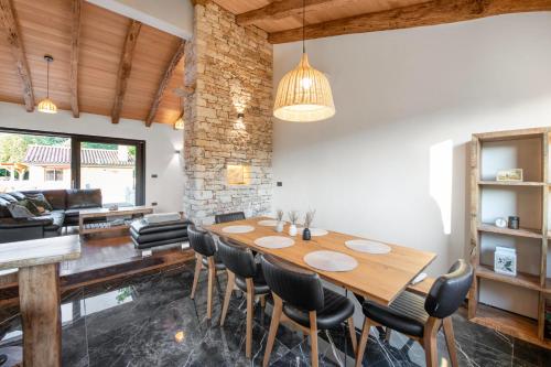 Villa Borgo Viridis, a peaceful pool villa in the heart of istria in Zabrežani