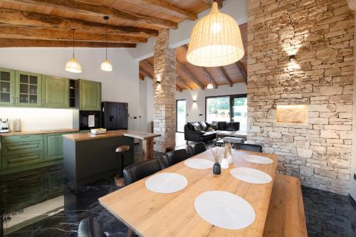 Villa Borgo Viridis, a peaceful pool villa in the heart of istria in Zabrežani