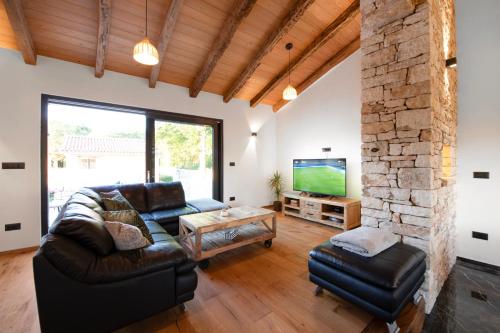 Villa Borgo Viridis, a peaceful pool villa in the heart of istria in Zabrežani