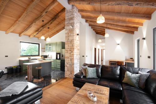 Villa Borgo Viridis, a peaceful pool villa in the heart of istria in Zabrežani