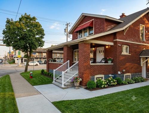 House in Niagara falls, Close to Clifton Hill, Casino and Horseshoe falls and with kitchen for 6 Guest, Niagara Falls