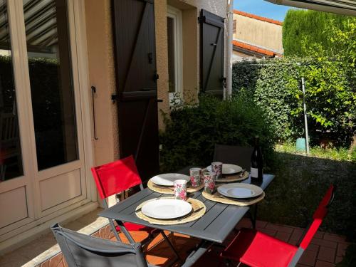Maison plain-pied à Argelès-sur-Mer avec garage, proche transports et commerces - FR-1-732-87