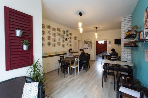 Falling Lakes Hostel - image 6