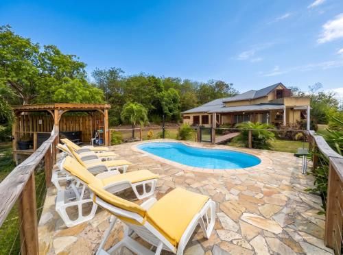 Maison conviviale à Deshaies avec piscine partagée 120 m² - Location saisonnière - Deshaies