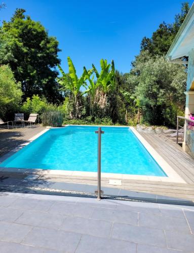 Skats, Villa avec piscine privée à Montsoué, 190 m² (Villa avec piscine privee a Montsoue, 190 m²) in Coudures