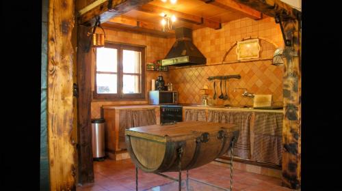 virtuve, Spacious villa with private pool in La Puebla de Castro in La Puebla De Castro