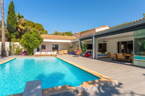 Villa avec piscine privée à Solliès-Pont de 250 m² - Location, gîte - Solliès-Pont