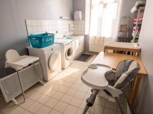 Fürdőszoba, Retraite Champêtre Spacieuse près de Nouart avec Jacuzzi (Retraite Champetre Spacieuse pres de Nouart avec Jacuzzi) in Nouart