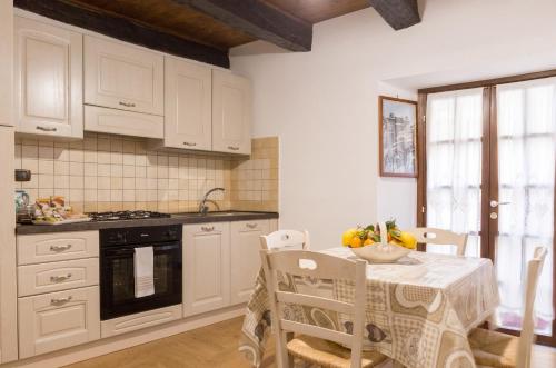 Modern Apartment near Arce City Centre, 62 m², Parking