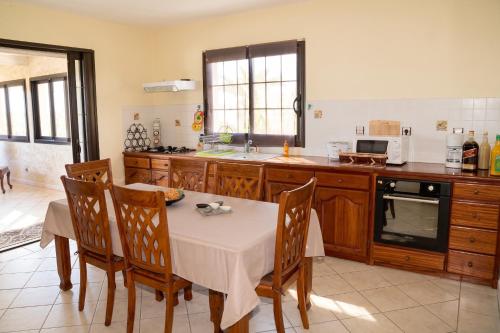 Superbe appartement à Petite Île avec vue mer et montagne. - Location saisonnière - Petite-Île