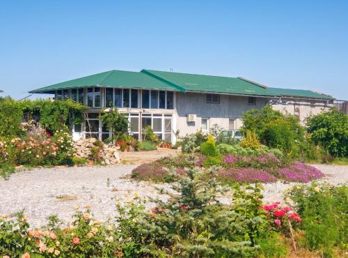 Exterior view, Modern Apartment with Garden View in Belisce - 76 m² in Belisce