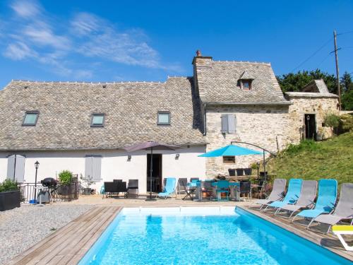 Villa Spacieuse A Vieillevie Avec Piscine Privee - 180 M² - Cantal
