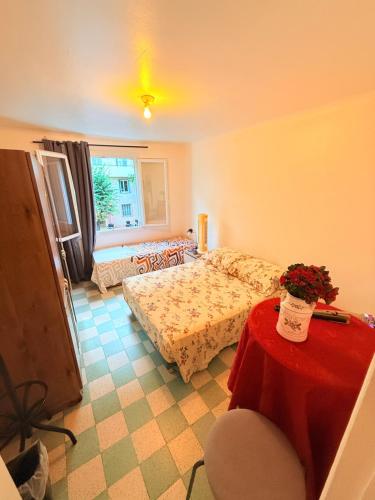 Twin room, Nice