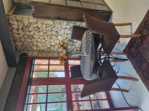 Comoditats, Accessible West Coast Villa Room with Private Facilities in Long Acres Country Estate