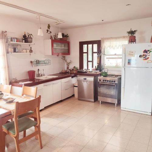 A magical house on the mountain of Galilee ! in Hararit