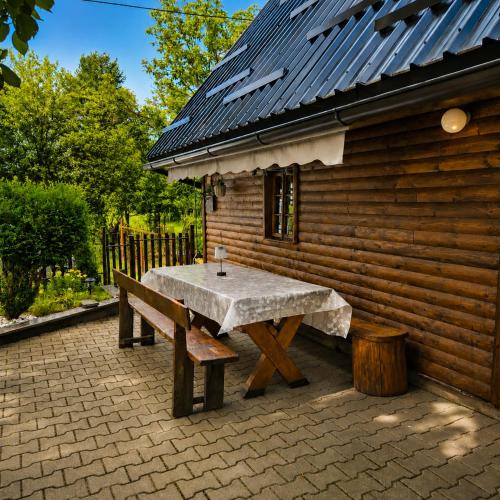 Country house in nature -10 min from Nikola Tesla Memorial Center-peace and privacy in Klanac