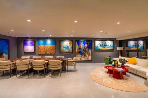 Mavilu Luxury Hotel in โอมูร์ชา