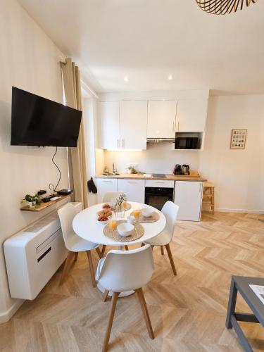 Écrin Prestige, T2, 4P, AC, Cœur du Vieil Antibes