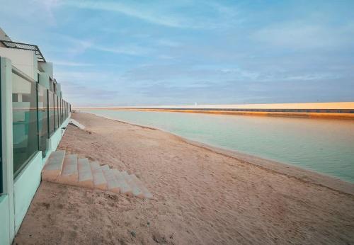 Luxury Villa overlooking sea with private pool in Umm al-Qaiwain
